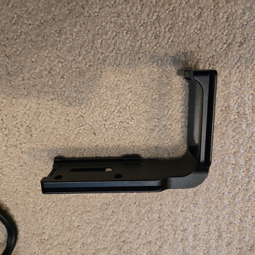 Nikon D810 L-Shaped Metal Bracket - Arca Swiss